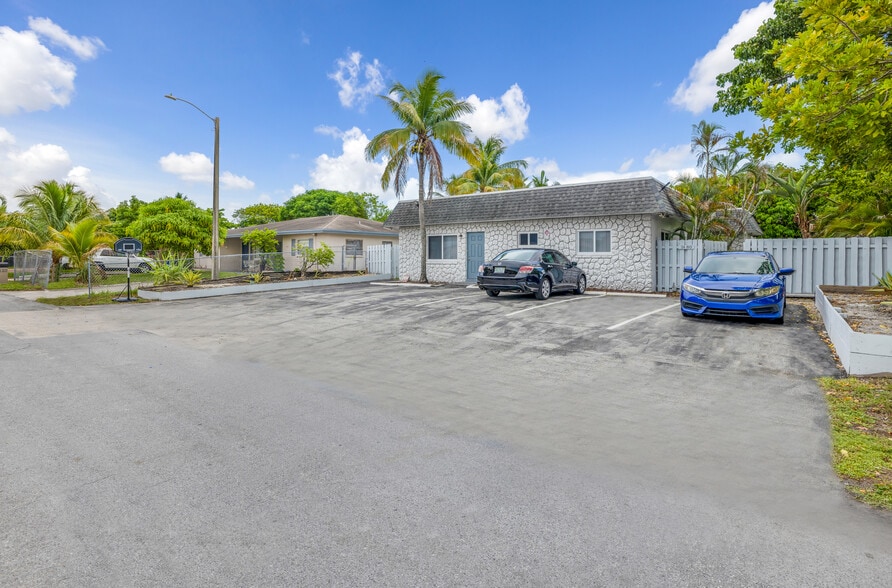 1480 NW 20th Ct, Fort Lauderdale, FL for sale - Building Photo - Image 2 of 14