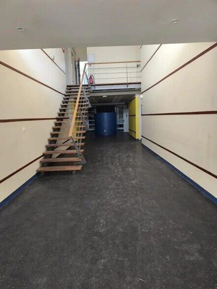 Flex in Hérouville-Saint-Clair for sale - Building Photo - Image 3 of 7