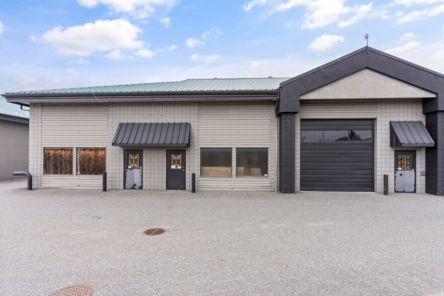 8950 Young Rd, Chilliwack, BC for sale - Building Photo - Image 1 of 1