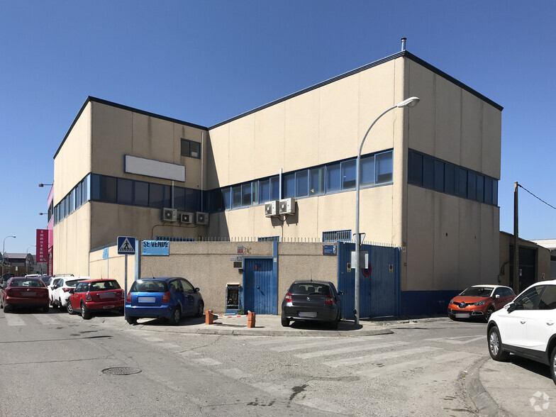 Industrial in Leganés, MAD for lease - Primary Photo - Image 1 of 19