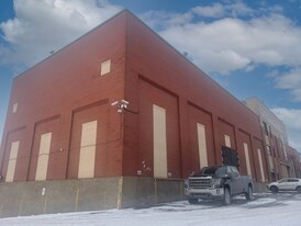 5523-5525 Ch de la Côte-Saint-Paul, Montréal QC - Warehouse