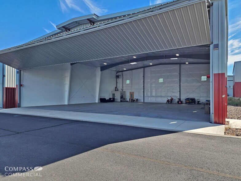 63205 Gibson Air Rd, Bend, OR for sale - Building Photo - Image 3 of 9