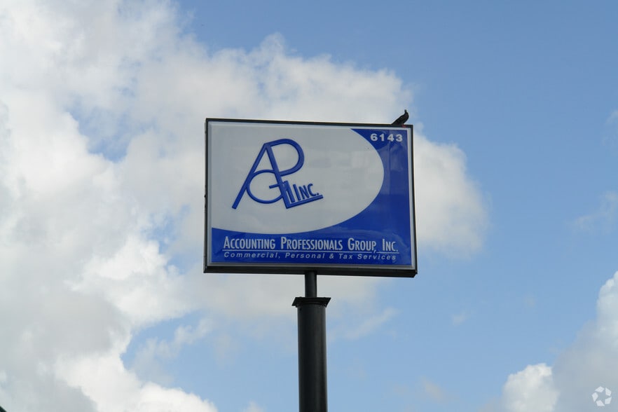 6143 S Orange Blossom Trl, Orlando, FL for sale - Building Photo - Image 2 of 31