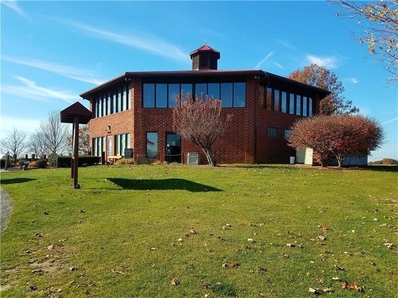 681 Mulberry Hill Rd, Mount Pleasant, PA 15666