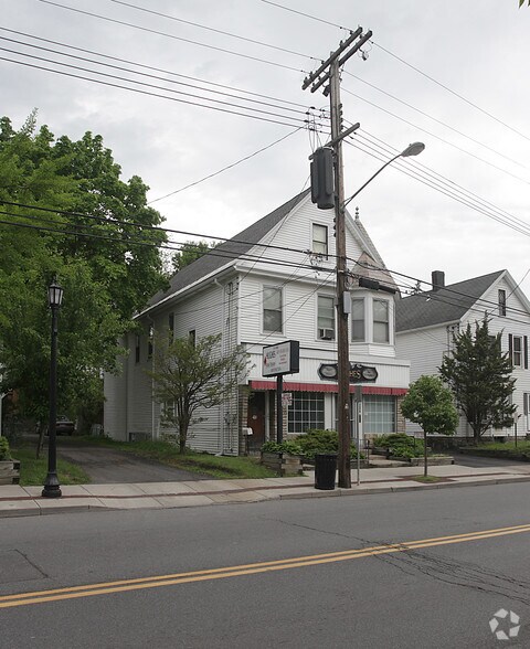 208 Mohawk Ave, Scotia, NY for sale - Primary Photo - Image 1 of 1