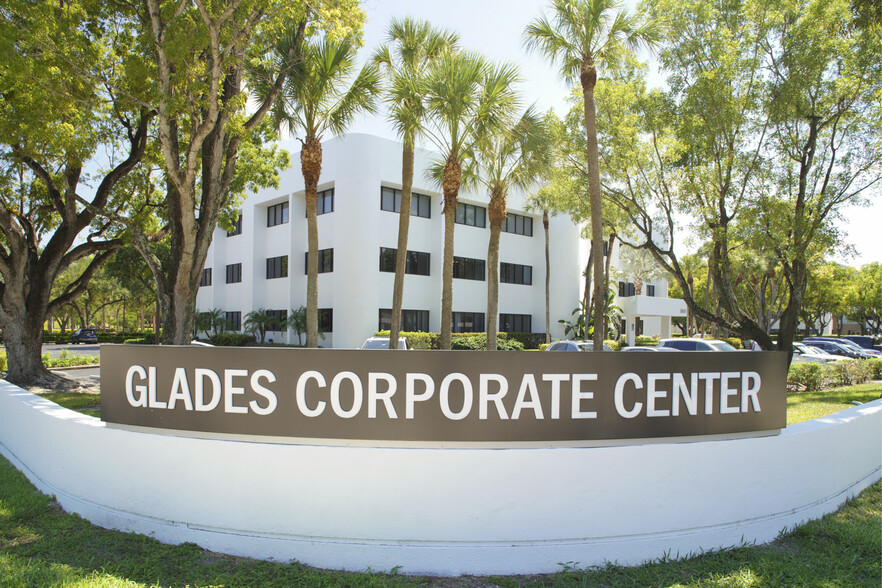 1800 NW Corporate Blvd, Boca Raton, FL for lease - Building Photo - Image 3 of 7