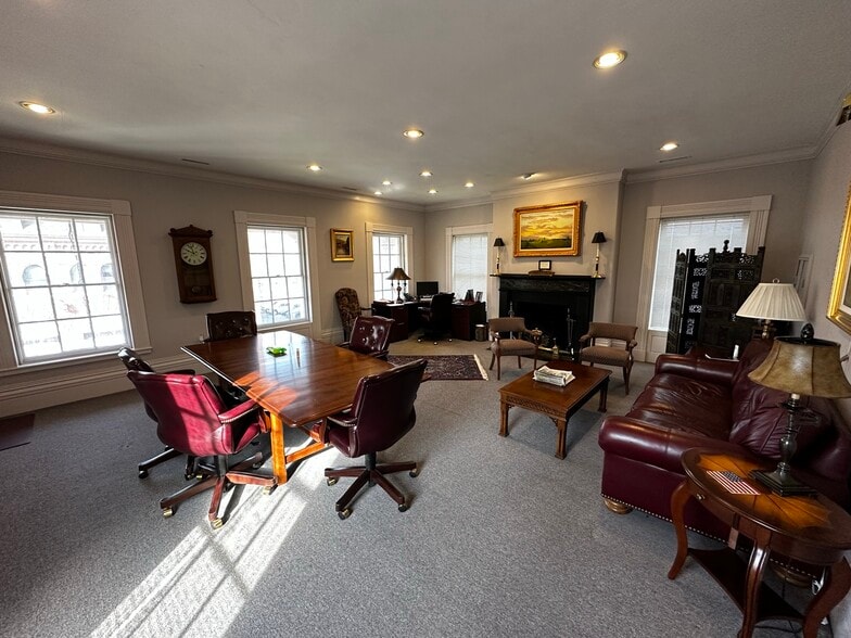 25 Elm St, Southbridge, MA for sale - Interior Photo - Image 2 of 7