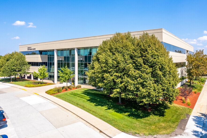 2600 Westown Pky, West Des Moines, IA for lease - Building Photo - Image 1 of 6