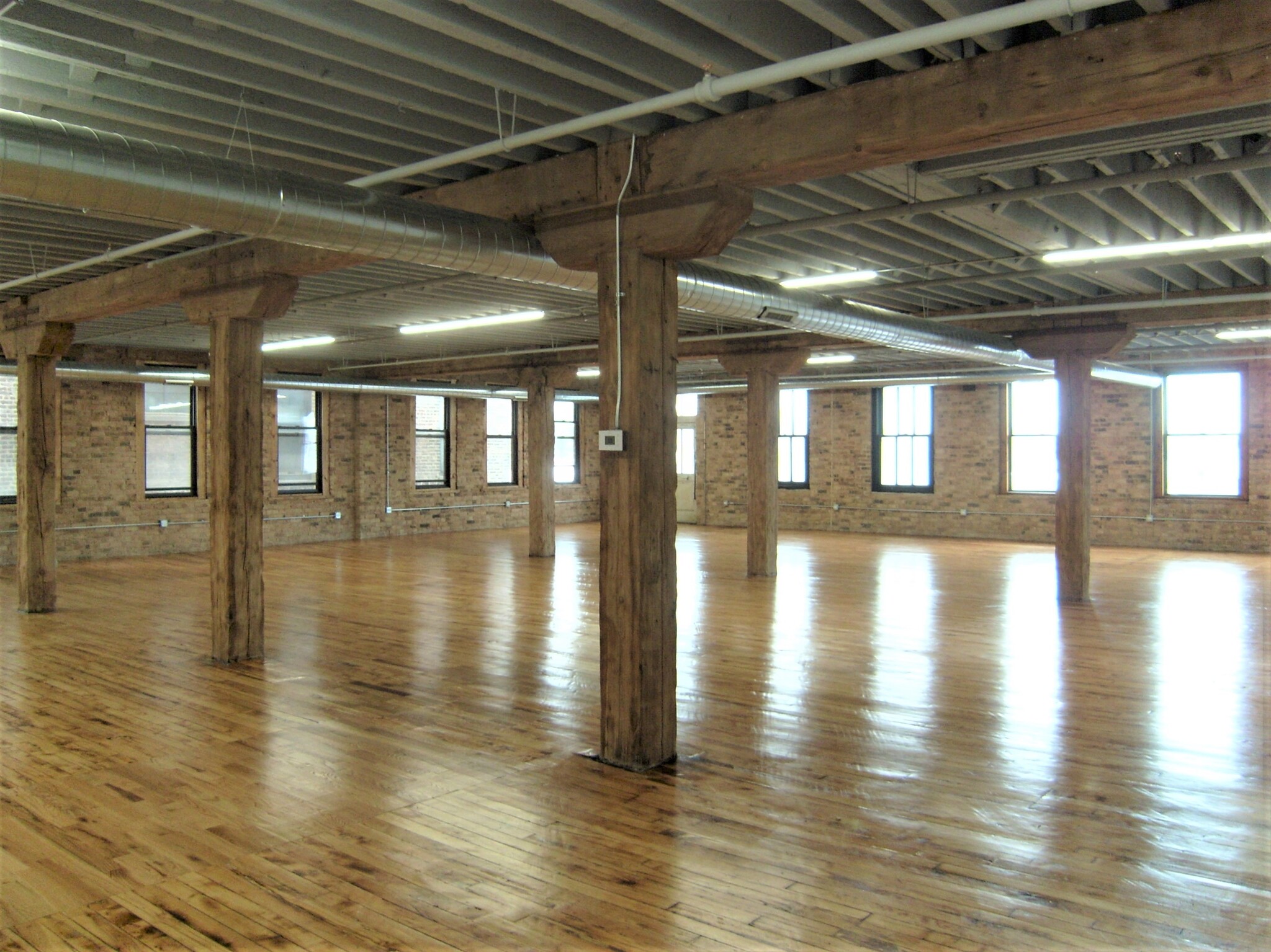 346 N Justine St, Chicago, IL for lease Interior Photo- Image 1 of 2