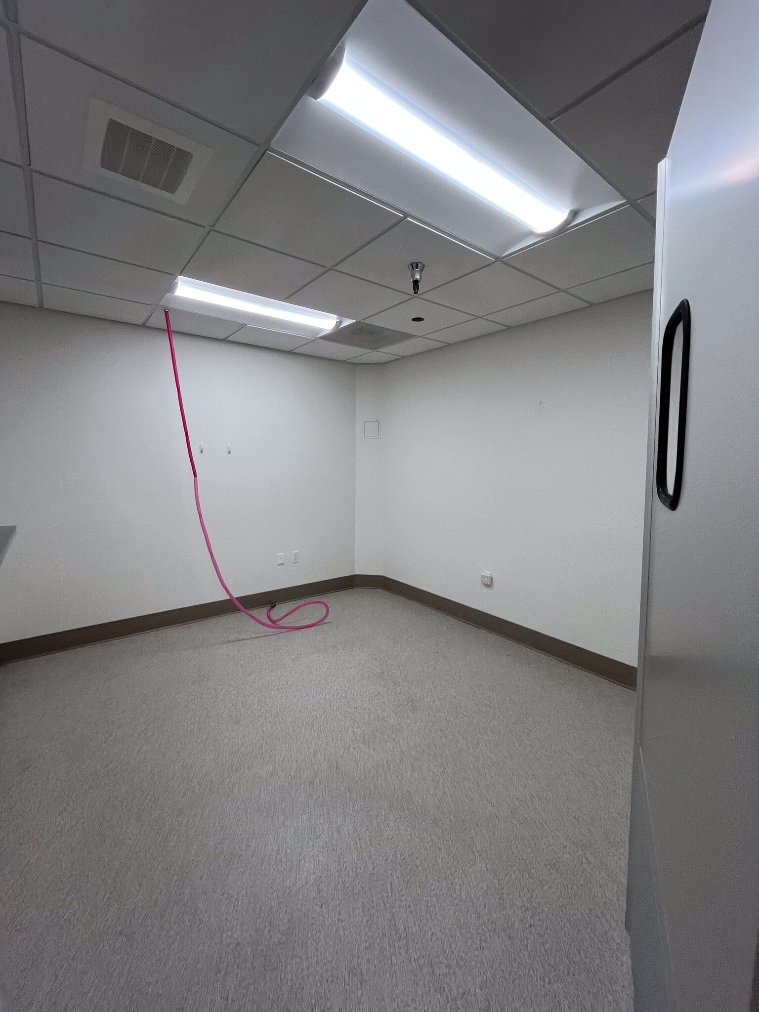 2812-3030 NE Hogan Dr, Gresham, OR for lease Interior Photo- Image 1 of 9