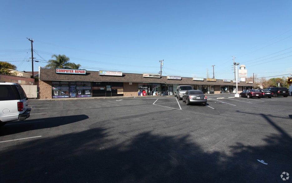 13676-13694 Telegraph Rd, Whittier, CA for lease - Building Photo - Image 2 of 2