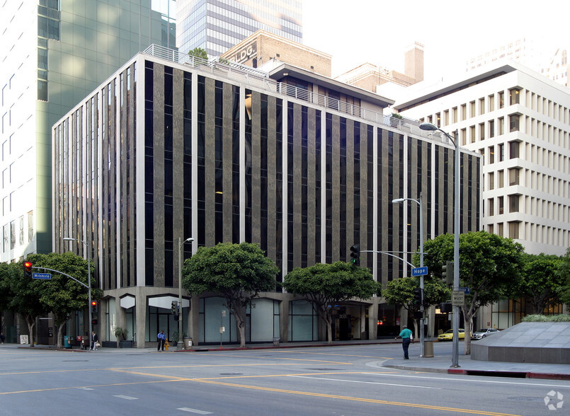 700 Wilshire Blvd, Los Angeles, CA for lease - Building Photo - Image 1 of 6