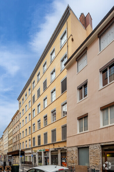 Retail in Lyon for lease - Building Photo - Image 2 of 2