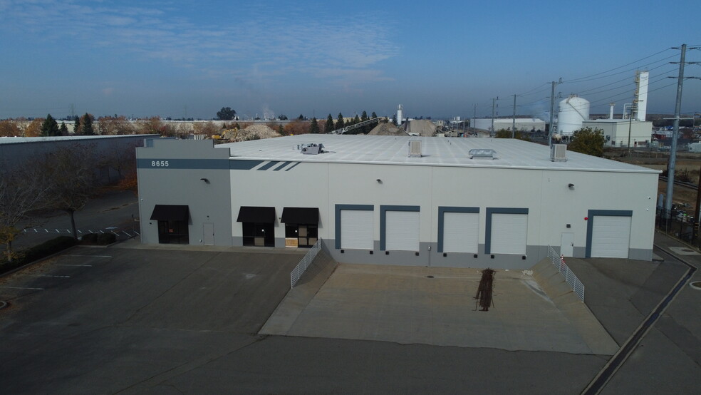 8655 Younger Creek Dr, Sacramento, CA for lease - Building Photo - Image 3 of 9