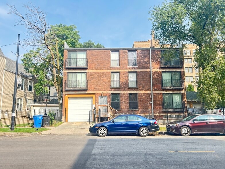 2720 E 75th St, Chicago, IL for sale - Building Photo - Image 1 of 12