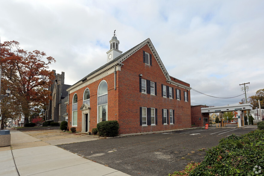 818 E Landis Ave, Vineland, NJ for sale - Primary Photo - Image 1 of 1