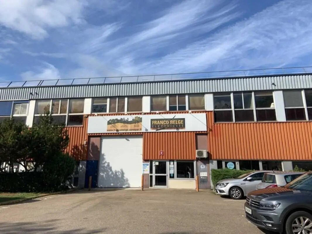 4 Rue Albert Einstein, Trappes for lease Building Photo- Image 1 of 5