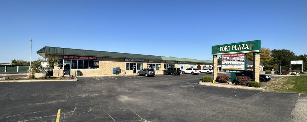 1220 Janesville Ave, Fort Atkinson, WI for lease - Building Photo - Image 1 of 5