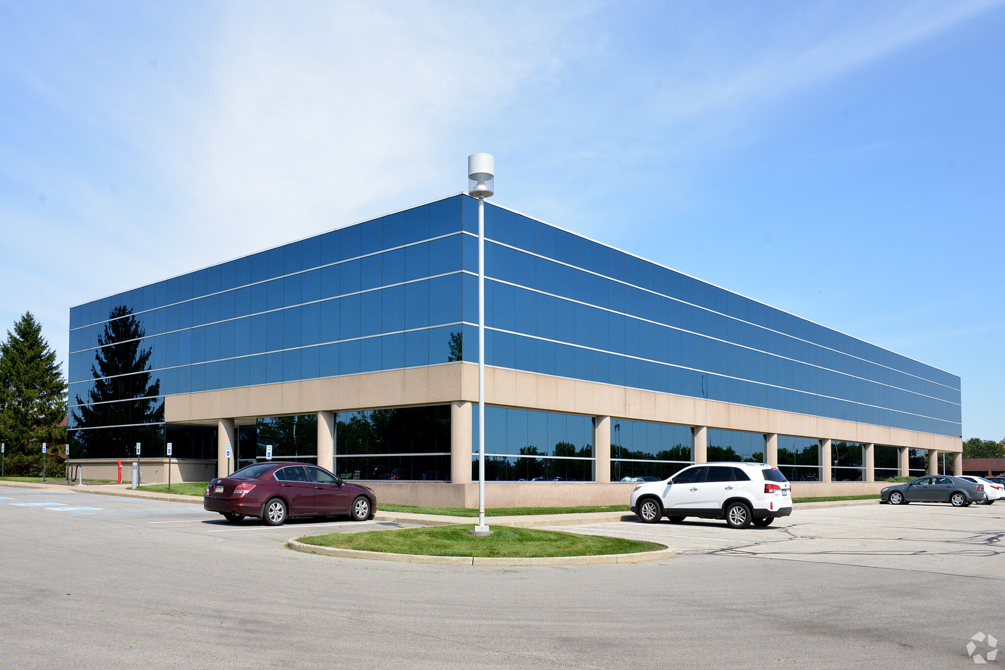 9465 Counselors Row, Indianapolis, IN for lease Primary Photo- Image 1 of 12