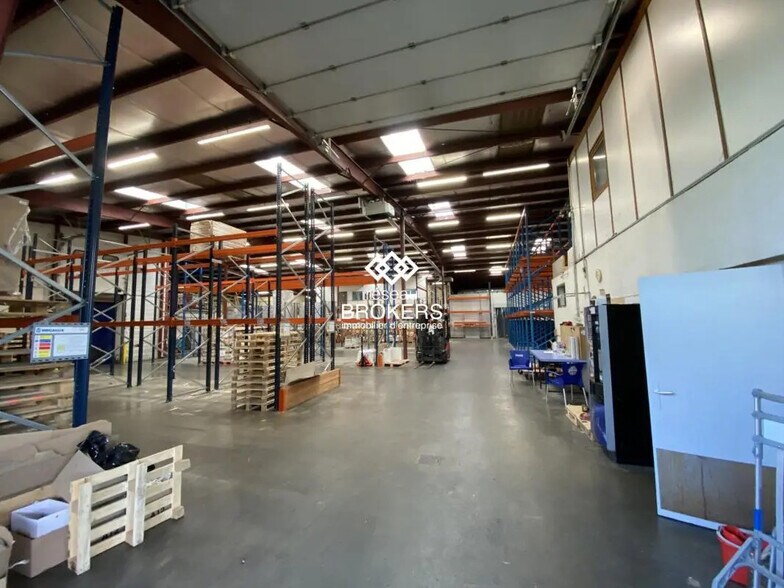 Industrial in Gières for lease - Interior Photo - Image 3 of 25