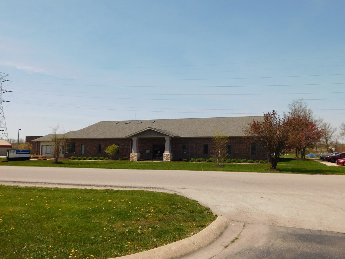 140 Washington Pointe Dr, Indianapolis, IN 46229