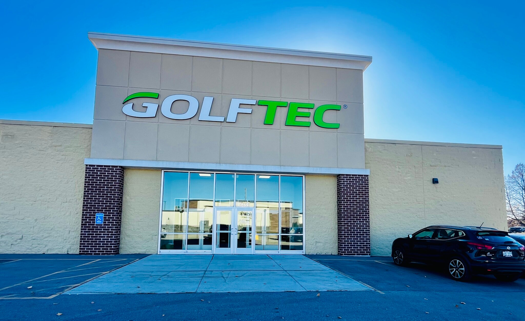 4411 W Wisconsin Ave, Appleton, WI for lease Building Photo- Image 1 of 3