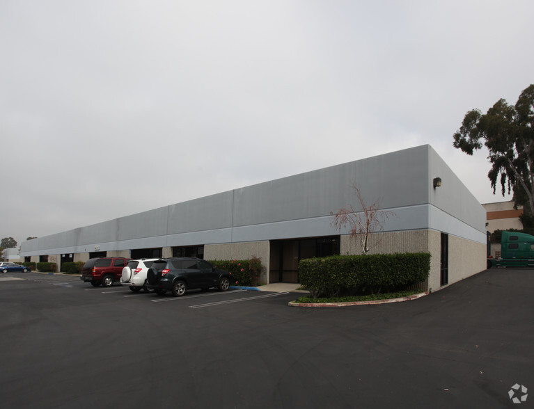 2801 Saturn St, Brea, CA for lease - Building Photo - Image 3 of 7