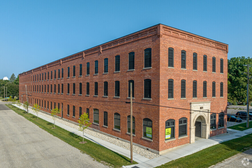 801 N Rowe St, Ludington, MI for lease - Primary Photo - Image 1 of 23