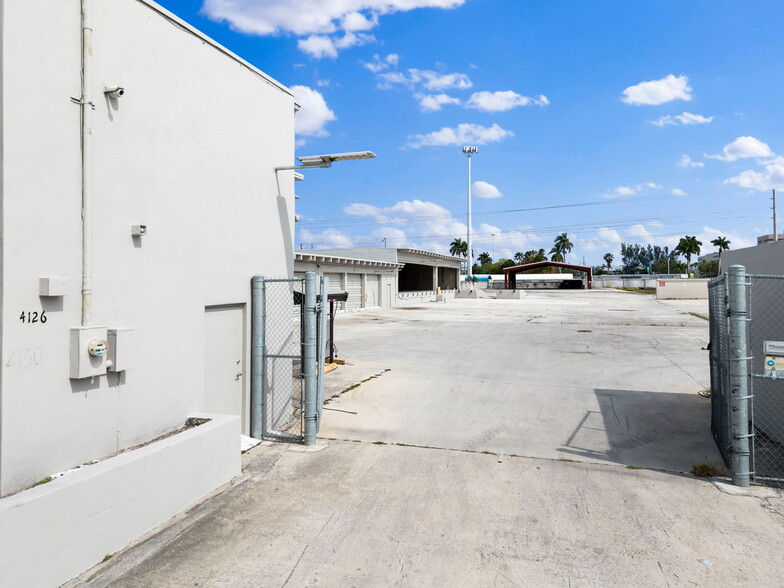 4126 SW 47th Ave, Davie, FL for lease - Building Photo - Image 3 of 14