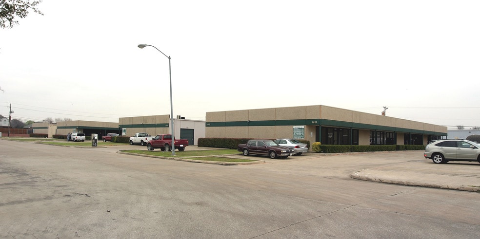 1411 Lemay Dr, Carrollton, TX for lease - Building Photo - Image 2 of 9