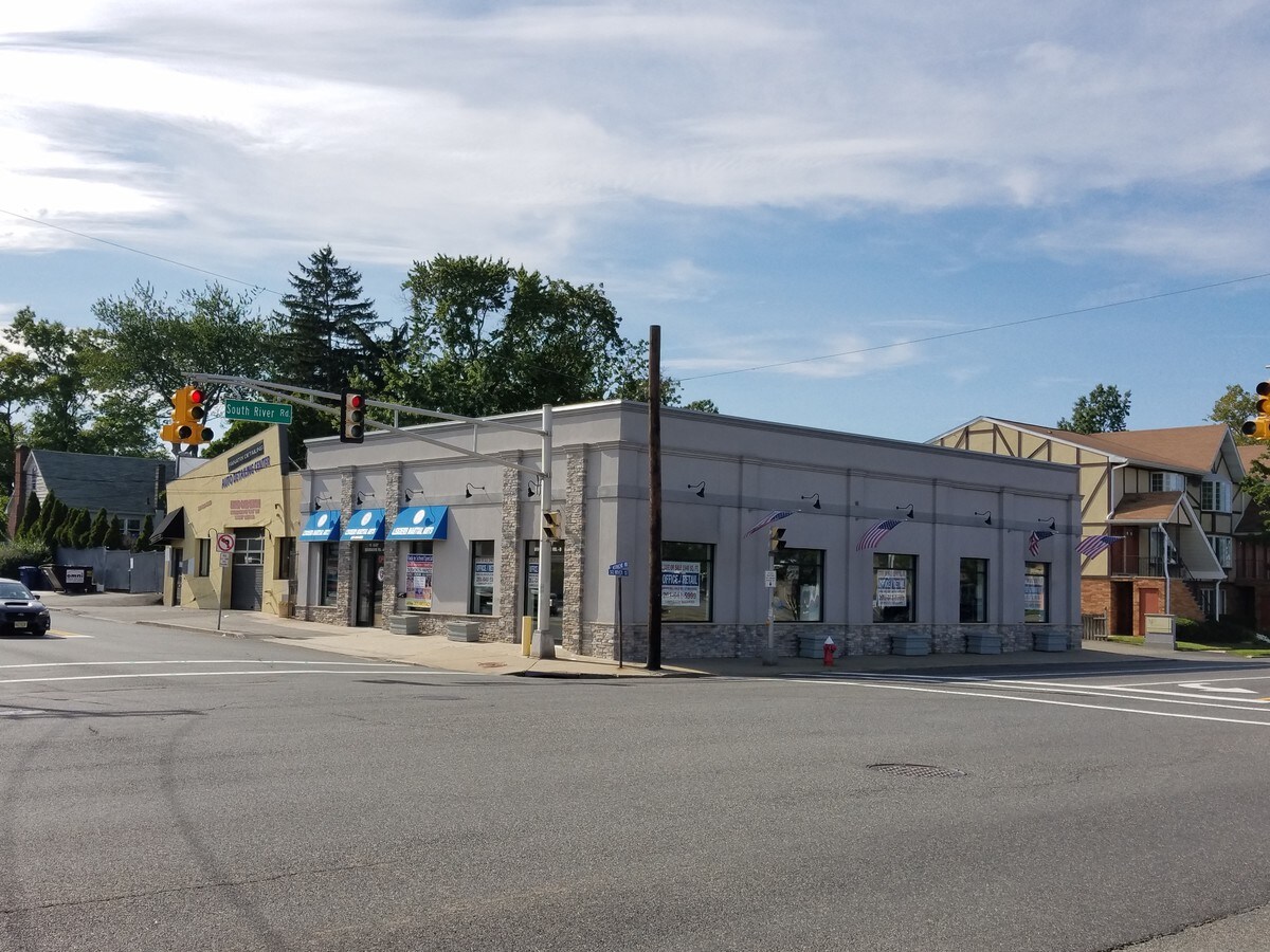 810 E Moonachie Rd, Hackensack, NJ 07601