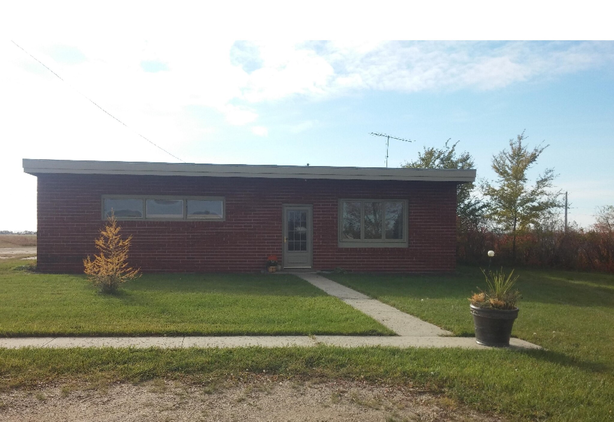 1124 Highway 5 NE, Bottineau, ND for sale Primary Photo- Image 1 of 1