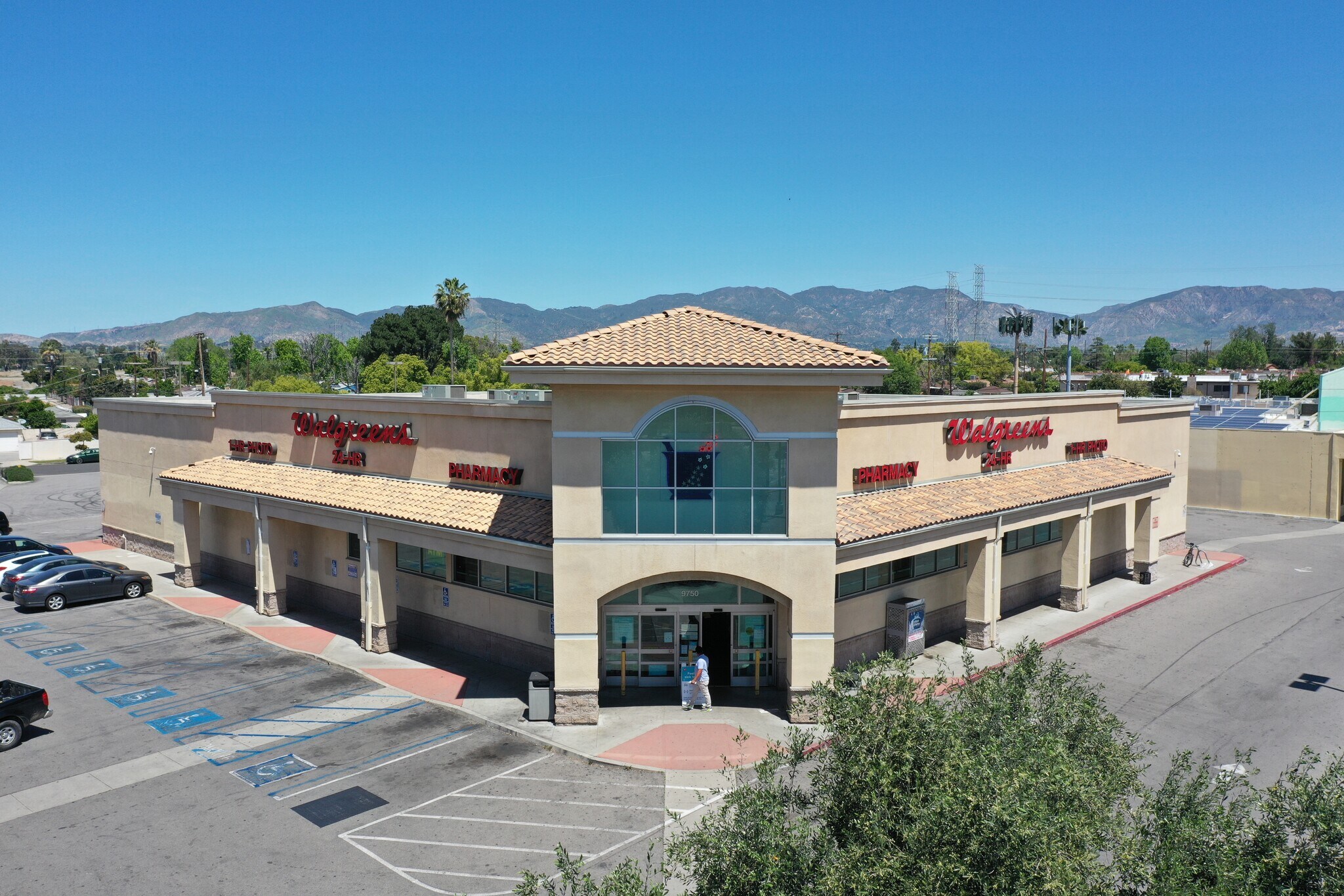 9750 Woodman Ave, Arleta, CA for sale Primary Photo- Image 1 of 1