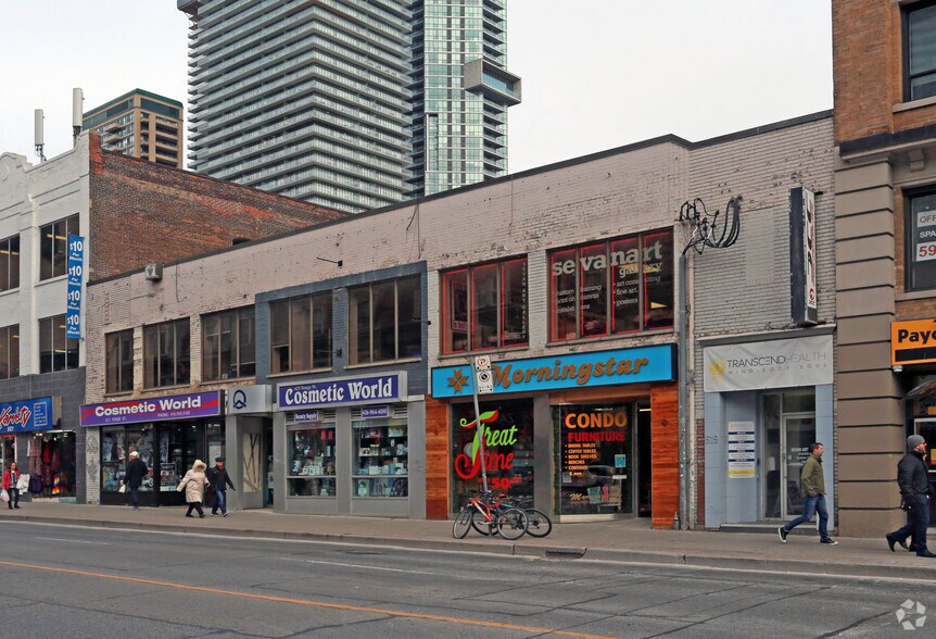 619-623 Yonge St, Toronto, ON for lease - Building Photo - Image 2 of 3