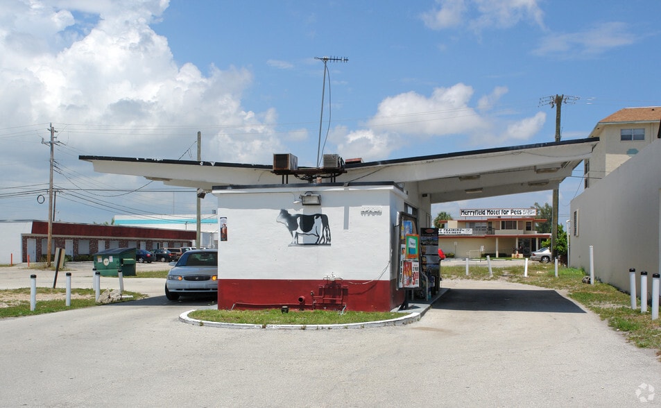 1301 E Commercial Blvd, Oakland Park, FL for sale - Building Photo - Image 2 of 2