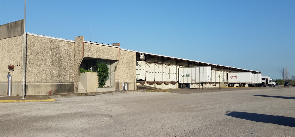 255 S Navigation Blvd, Corpus Christi, TX for lease - Building Photo - Image 2 of 14