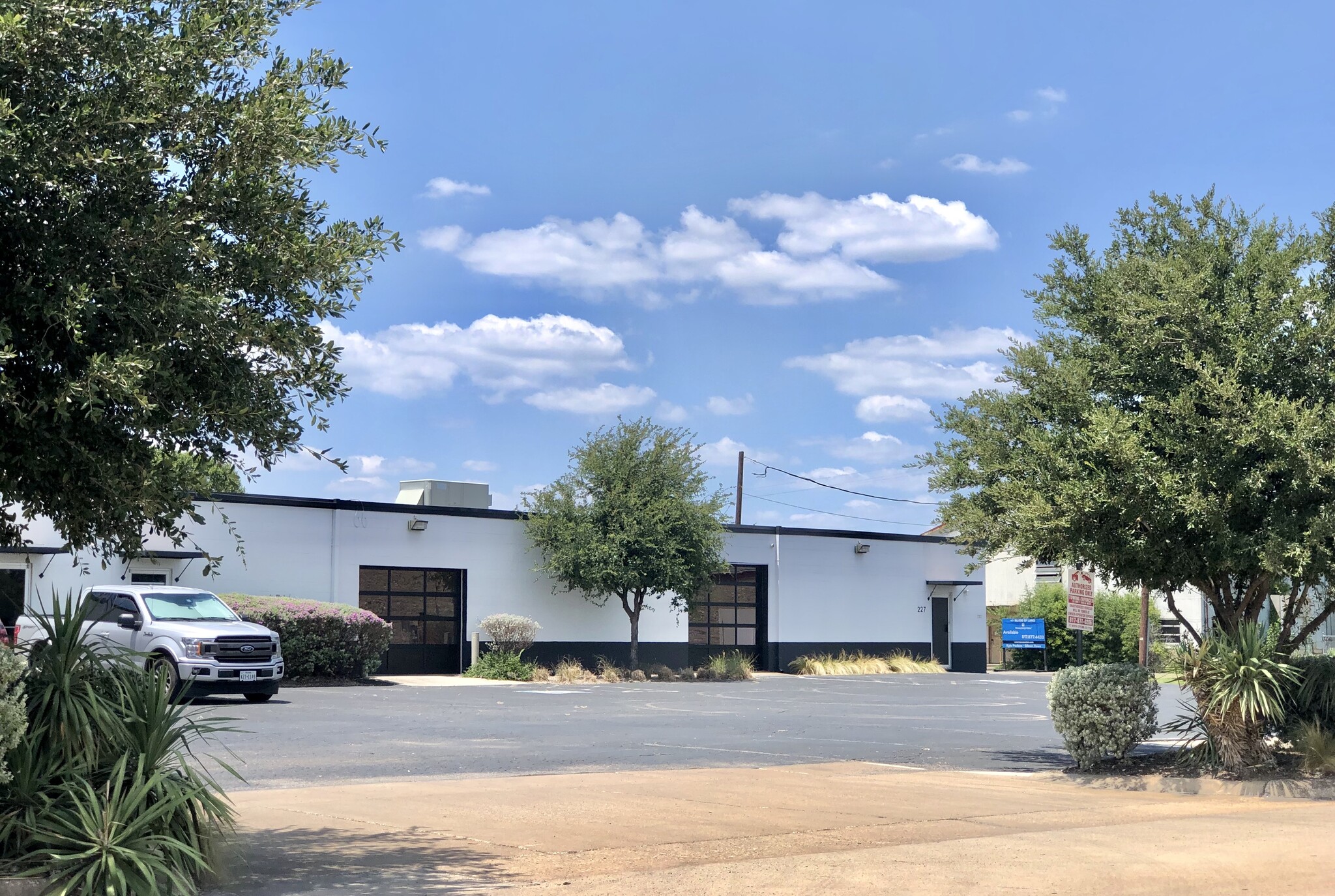 217 N Rupert St, Fort Worth, TX for lease Building Photo- Image 1 of 11