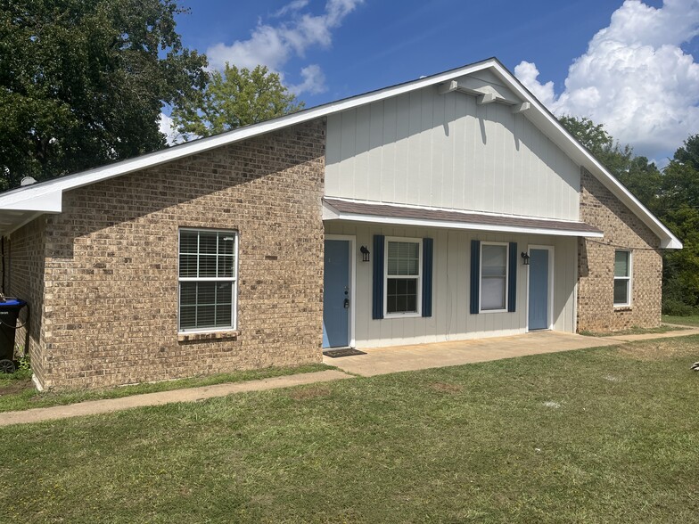 209 E Sycamore Ln, Longview, TX for sale - Building Photo - Image 1 of 5