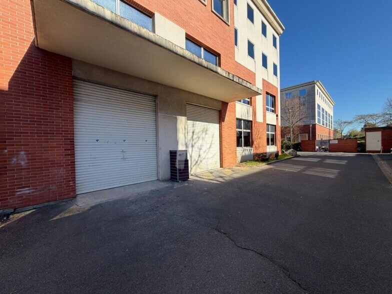 Flex in Chevilly-Larue for lease - Building Photo - Image 3 of 8