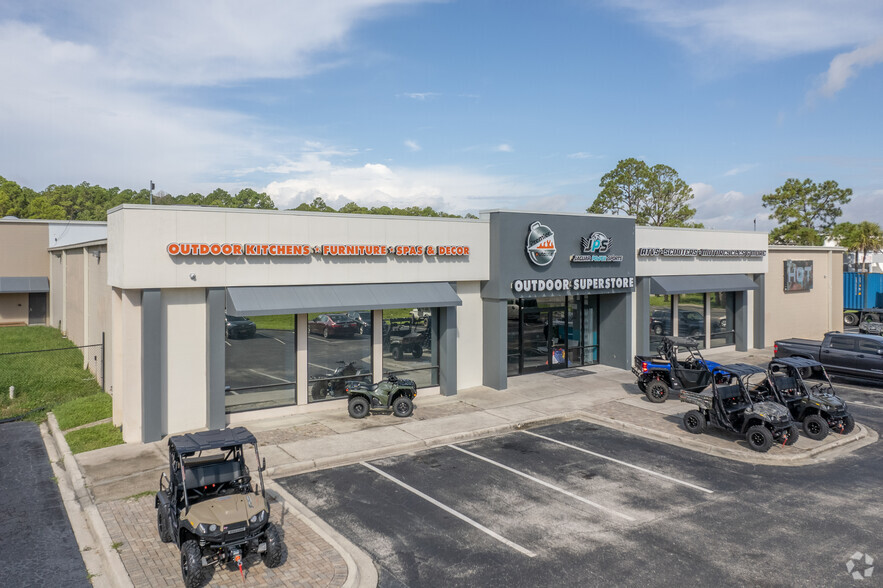 7720 Philips Hwy, Jacksonville, FL for lease - Primary Photo - Image 1 of 7