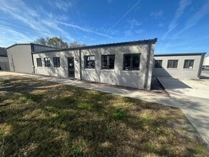 7 San Bartola Dr, Saint Augustine, FL for lease Building Photo- Image 1 of 3