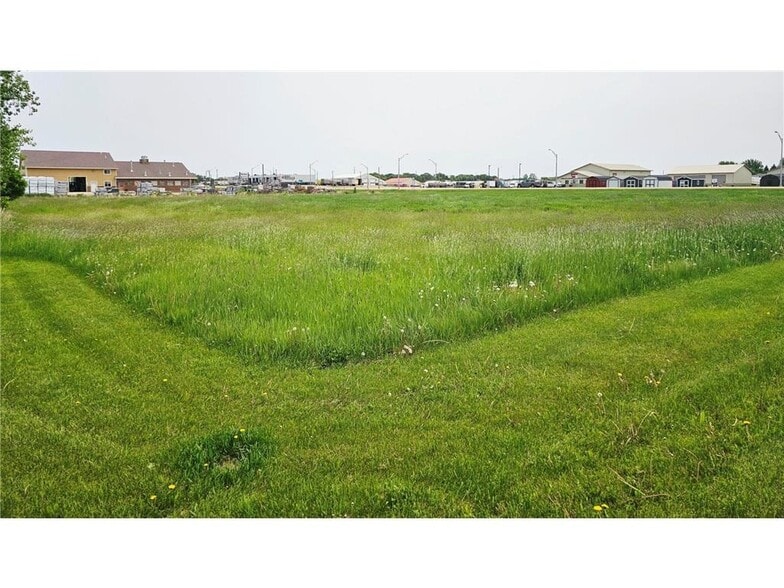 2401 Highway 12 E, Willmar, MN for sale - Building Photo - Image 2 of 11