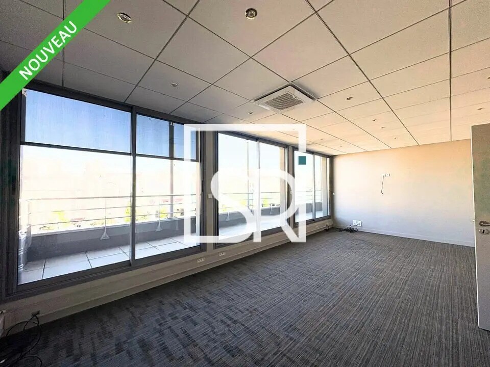 Office in Clermont-Ferrand for lease Interior Photo- Image 1 of 19