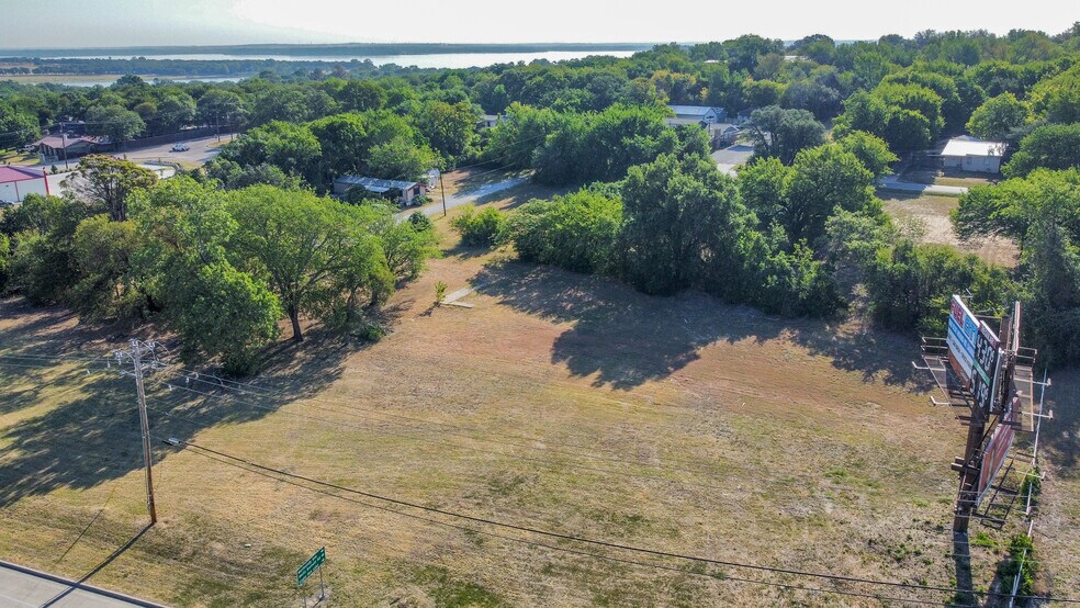 1621 Southeast Parkway, Azle, TX for sale - Primary Photo - Image 1 of 1