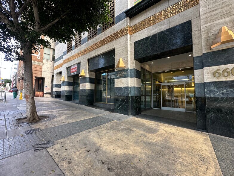 660 S Figueroa St, Los Angeles, CA for lease - Building Photo - Image 2 of 10