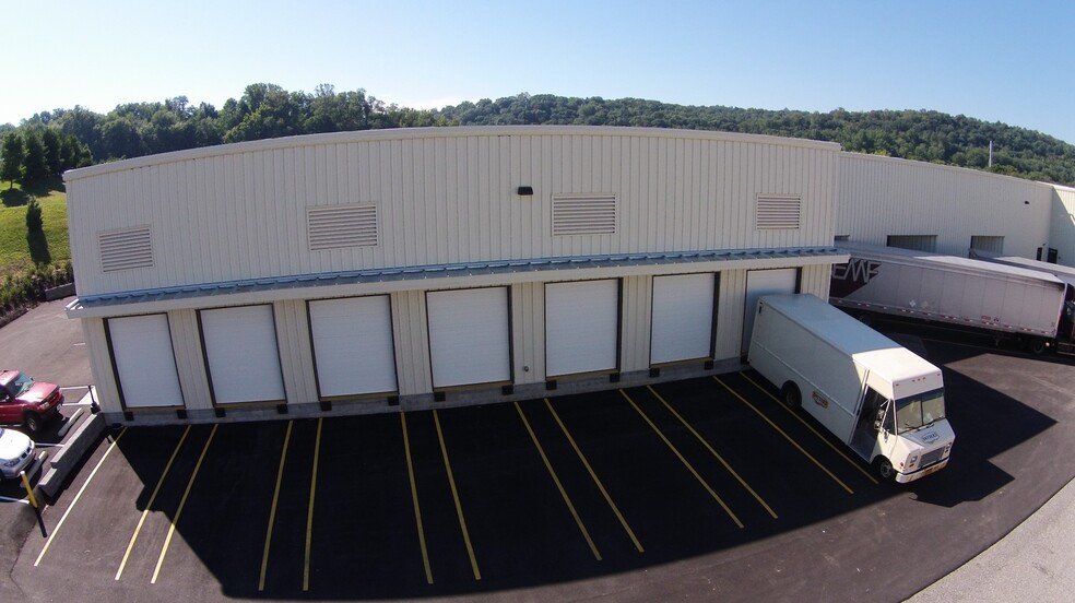 521 Trestle Pl, Downingtown, PA for lease - Building Photo - Image 3 of 7