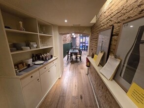 Retail in Barcelona, Barcelona for lease Interior Photo- Image 1 of 12