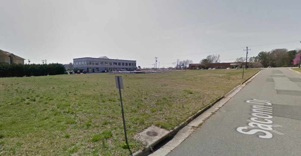 960 Kirkpatrick Rd, Burlington, NC 27215