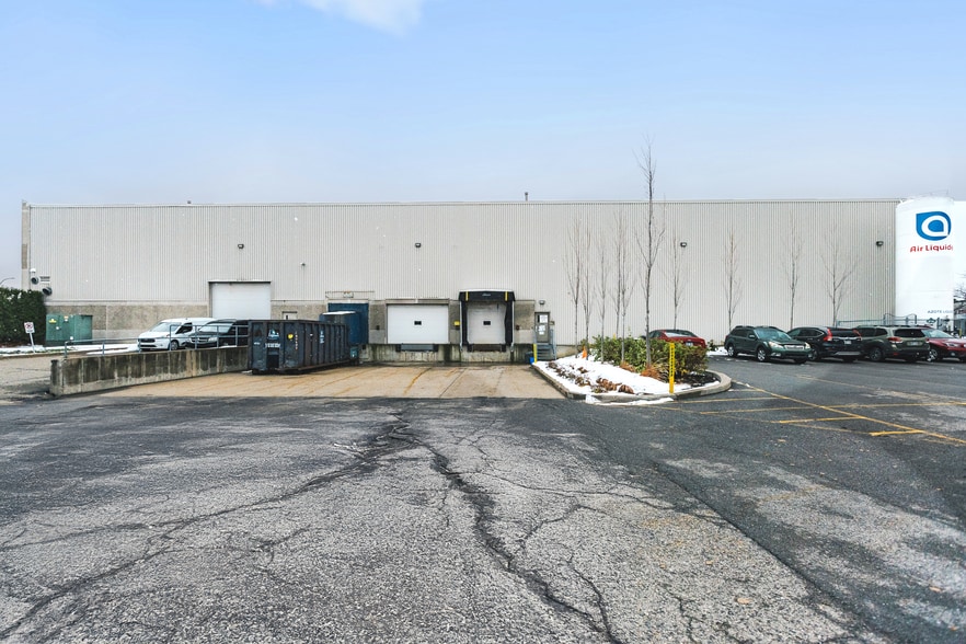 16715 Boul Hymus, Kirkland, QC for sale - Building Photo - Image 3 of 5