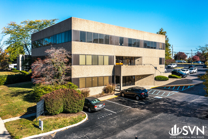 851 Corporate Dr, Lexington, KY for lease - Building Photo - Image 1 of 10